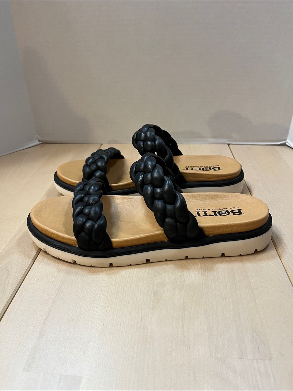 Born Shoes Freesia Black Braided
Leather Plush Slide Sandals, Women’s Size 9 - Picture 3 of 15